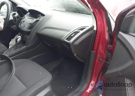 2015 Ford Focus Se z USA, uszkodzony, nr VIN 1FADP3K26FL319977